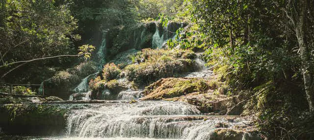 Trilha pelas cachoeiras do rio do Peixe em Bonito